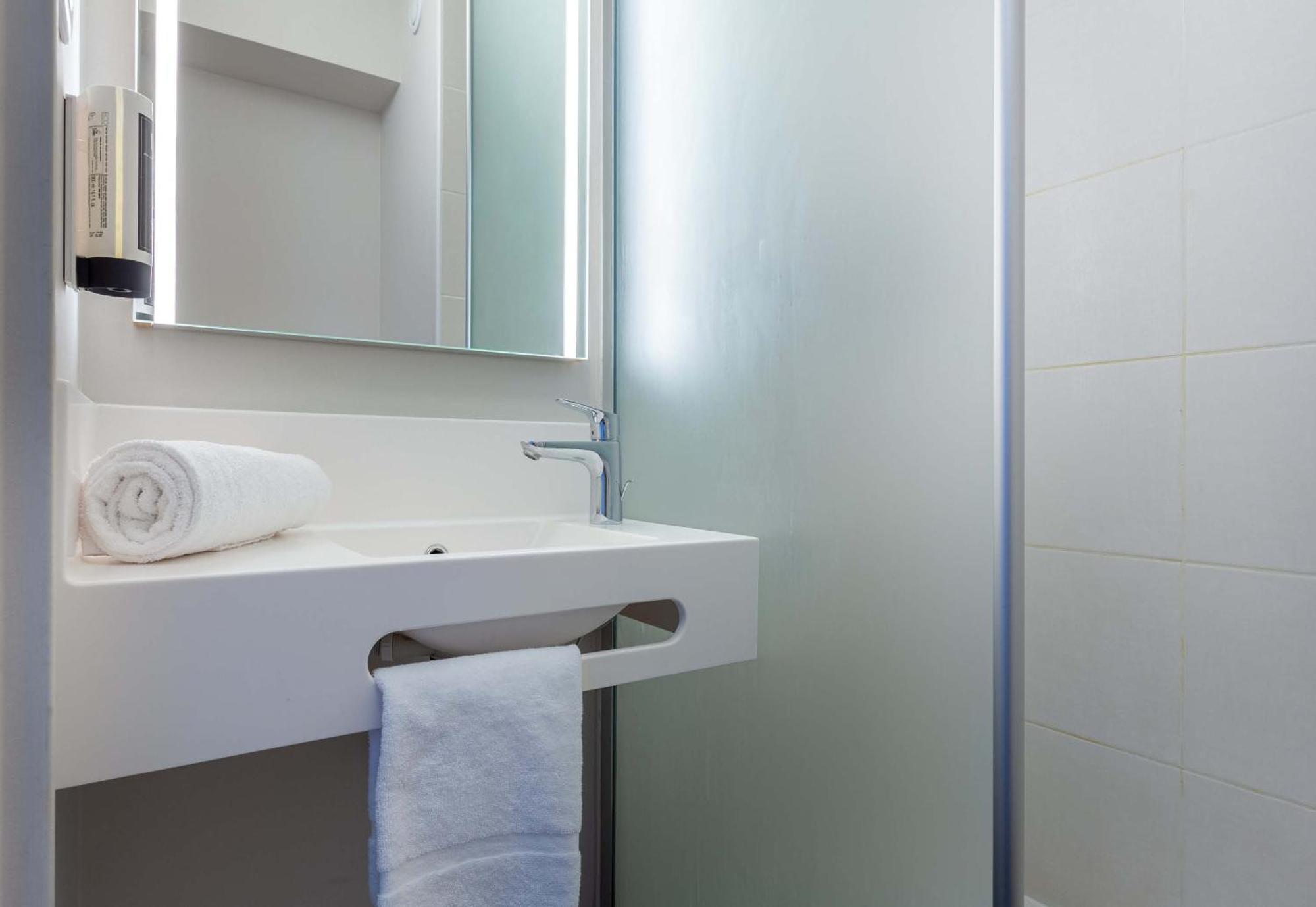B&B Hotel Chartres Oceane Kültér fotó